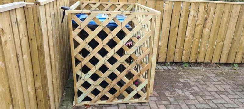 Best wheelie bin screens [UK]: Top wheelie bin screens with trellis and