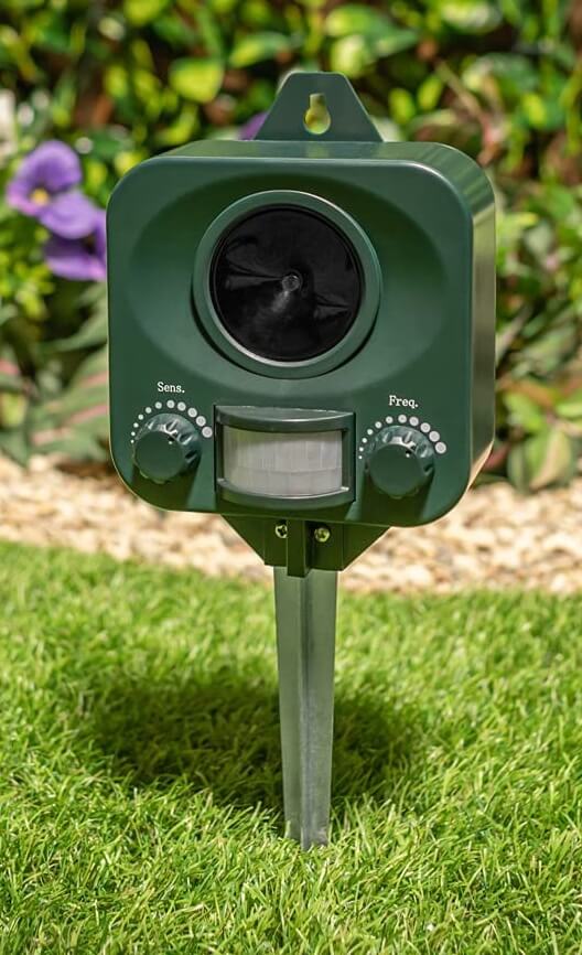 Pestbye® Waterproof Cat Repellent Ultrasonic Repeller Cat Scarer with Ground Stake