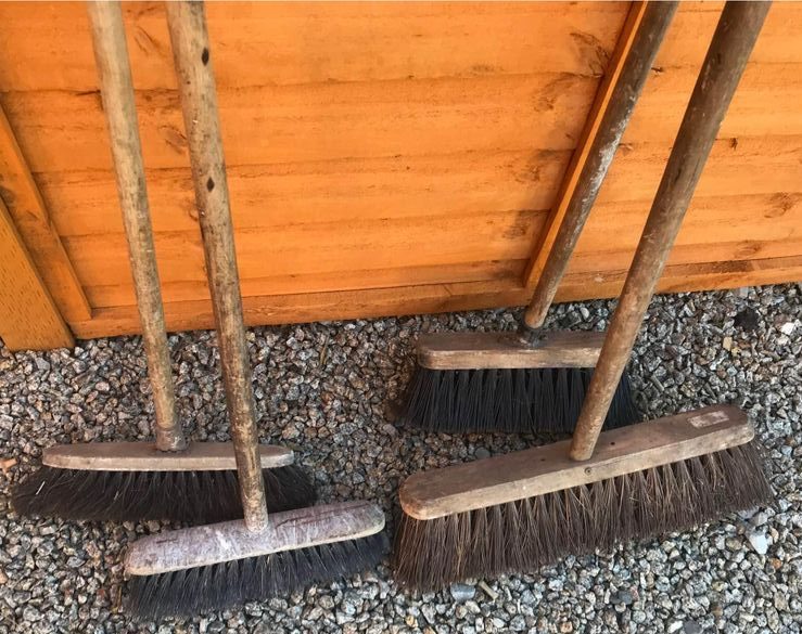 20" 500mm RED Sweeping Brush with HANDLE Stiff Bristle Hard Broom Garden Yard 
