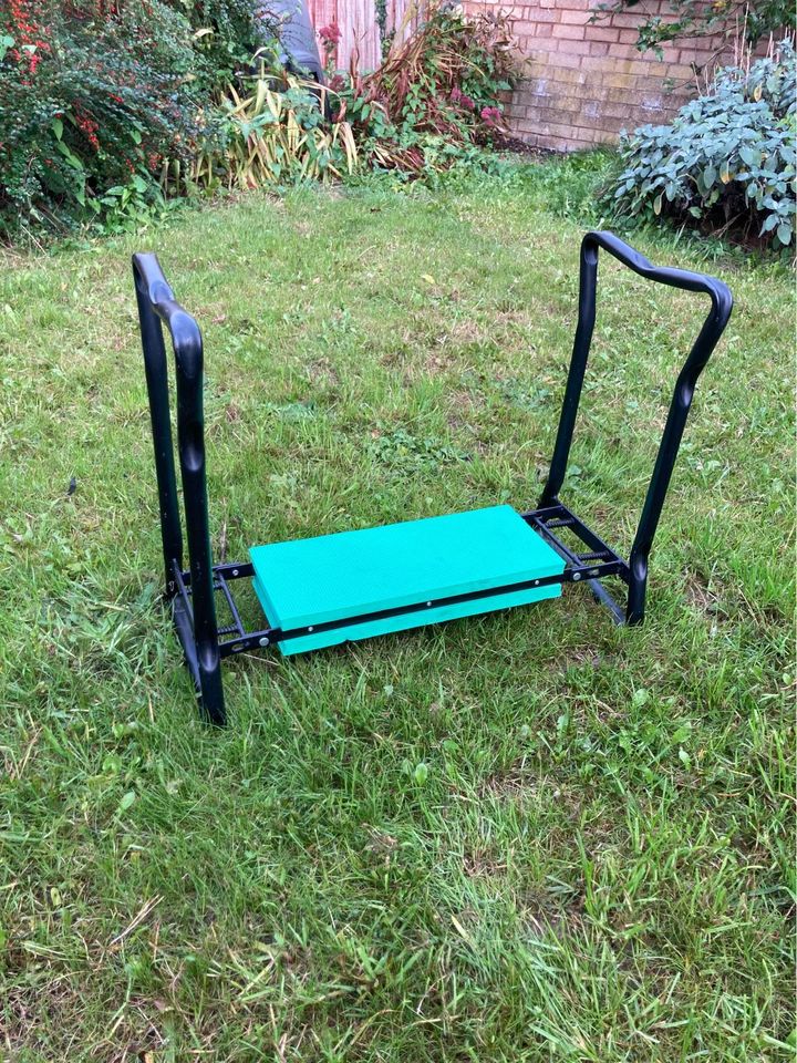 NEW Portable Garden Kneeler Foam Seat Knee Pad Stool Toolbox with FREE HOSE KIT 