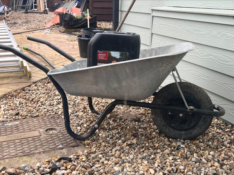 85L WHEELBARROW WITH PUNCTURE PROOF WHEEL MADE IN THE UK EXCELLENT QUALITY 