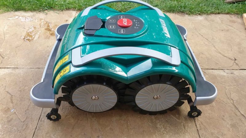 best robot lawn mower brands: Mculloch, Flymo, Landmaster, Worx, » Shetland's Garden Box